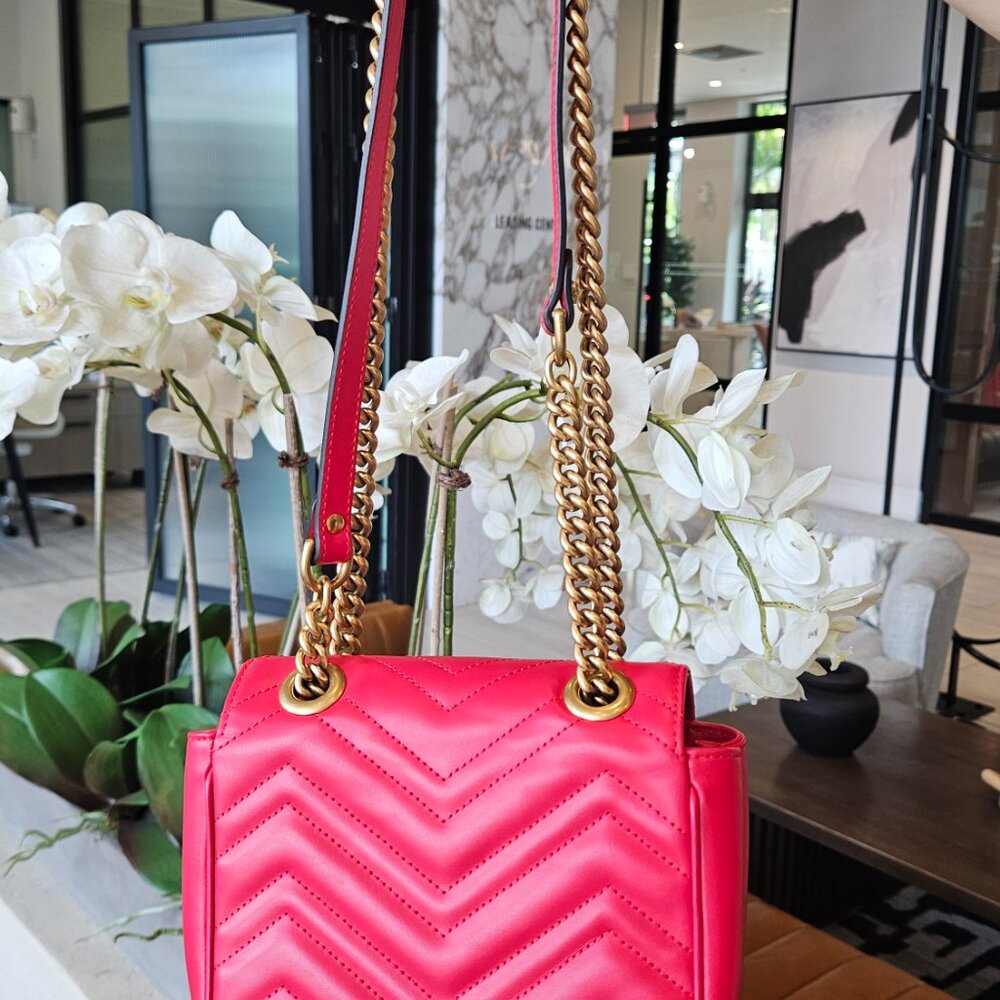 Gucci GG Marmont Mini Red Matelassé Leather Shoulder Bag with Chain Strap New - Picture 16 of 16